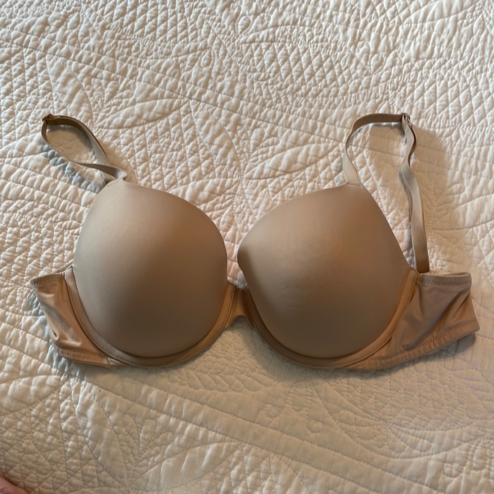 Victoria’s Secret Pink t-shirt lightly lined nude bra